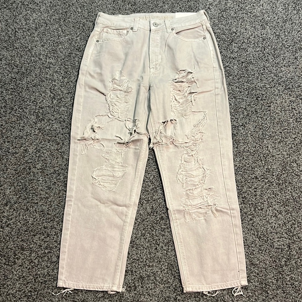American Eagle Ripped Mom Jeans Size 6 X-Short NWT